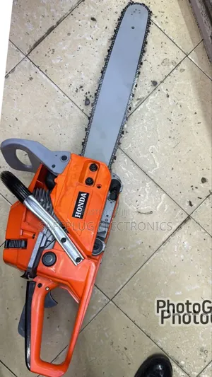 Honda 20” Chainsaw – Heavy Duty Cutting Machine