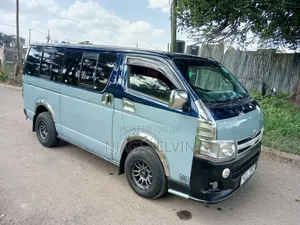 Toyota HiAce 2013 Blue