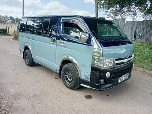 Toyota HiAce 2013 Blue