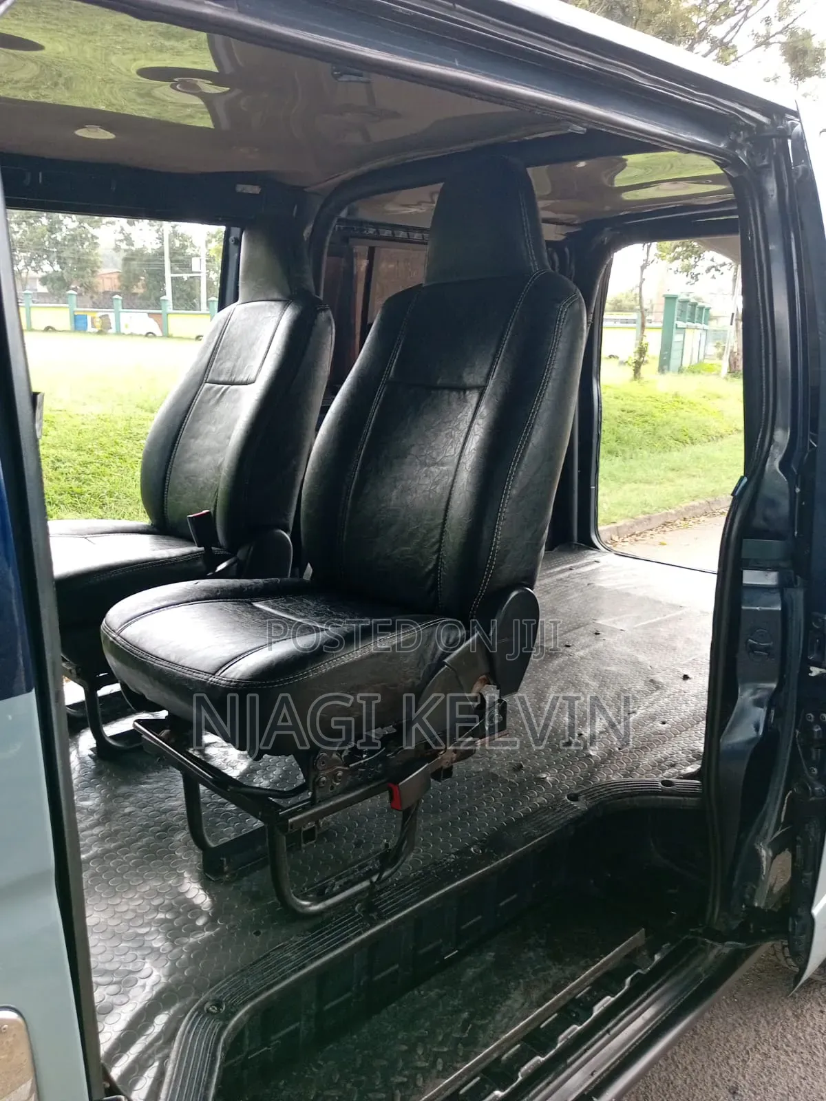 Toyota HiAce 2013 Blue