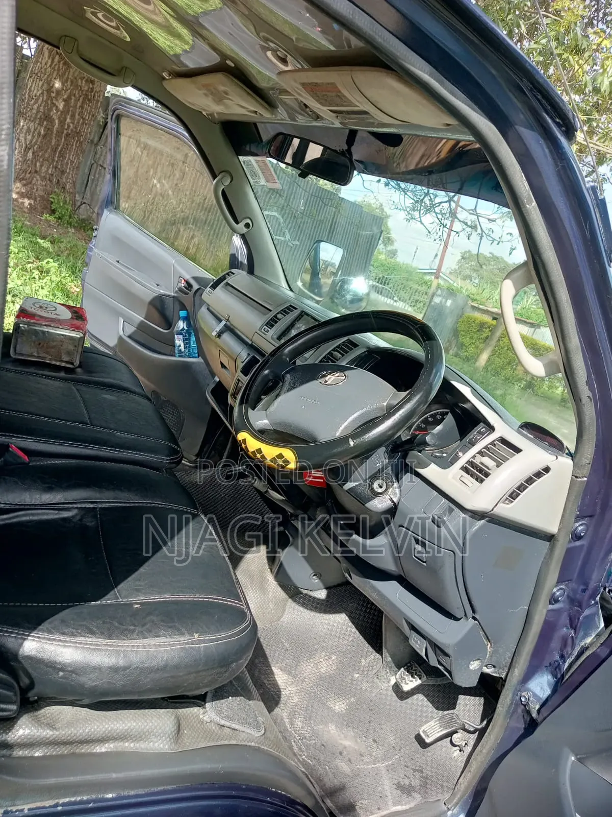 Toyota HiAce 2013 Blue