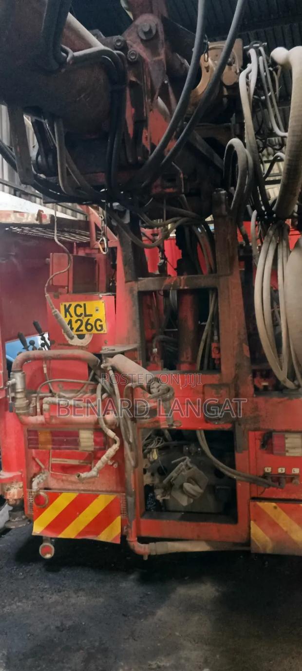 Borehle Drilling Truck - thumbnail 4