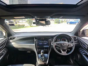 Toyota Harrier 2.0 2018 Black