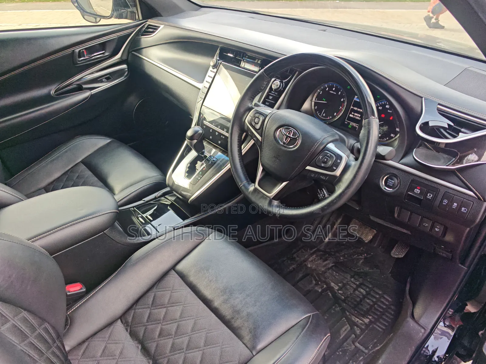 Toyota Harrier 2.0 2018 Black