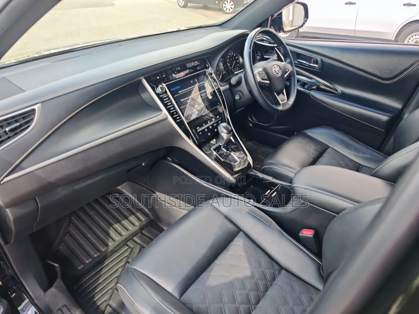Toyota Harrier 2.0 2018 Black