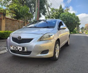 Toyota Belta 2009 Silver