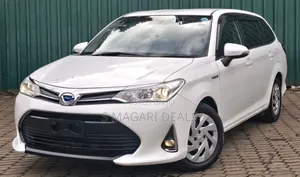 Toyota Corolla Fielder 1.5 Hybrid FWD 2019 White