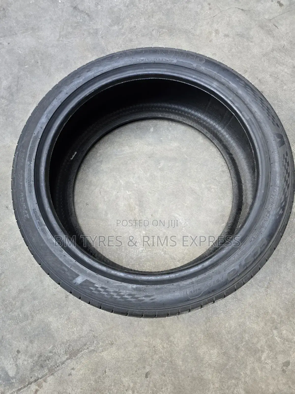 275 /40 R22 Khumo Tires (Korea)