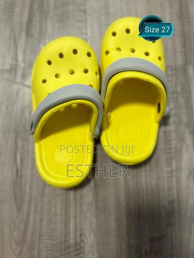 Kids Crocs Size 20-31. - thumbnail 2