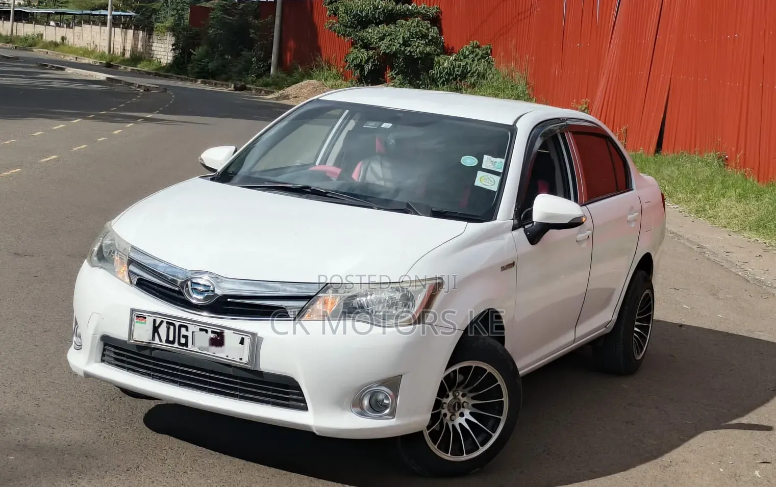 Toyota Axio 1.5 Hybrid 2WD 2014 White