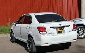 Toyota Axio 1.5 Hybrid 2WD 2014 White