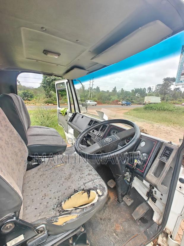Ashok Leyland Lorry - thumbnail 11