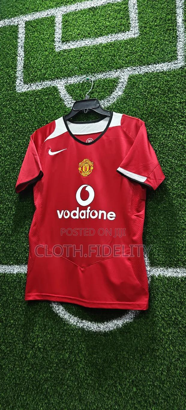 Manchester United 2005 Retro Jersey. - thumbnail 2