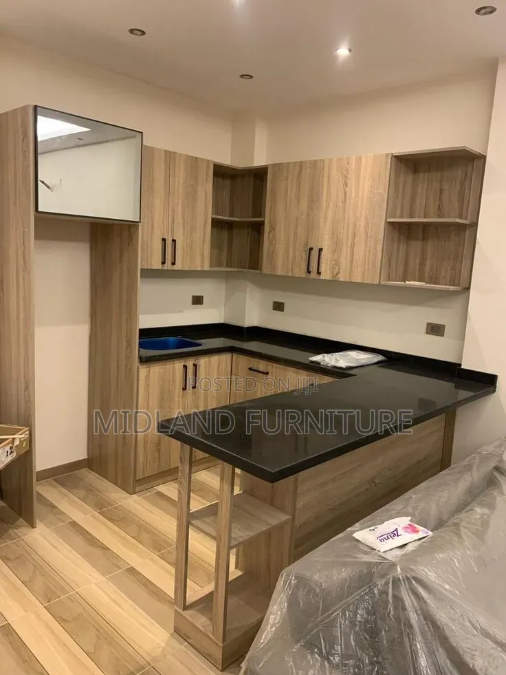 Kitchen Cupboard / Kitchen Cabinet Fitting