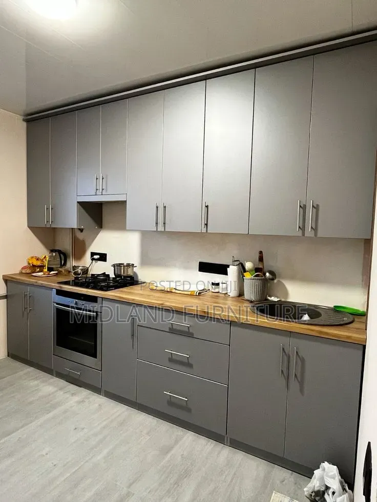Kitchen Cupboard / Kitchen Cabinet Fitting