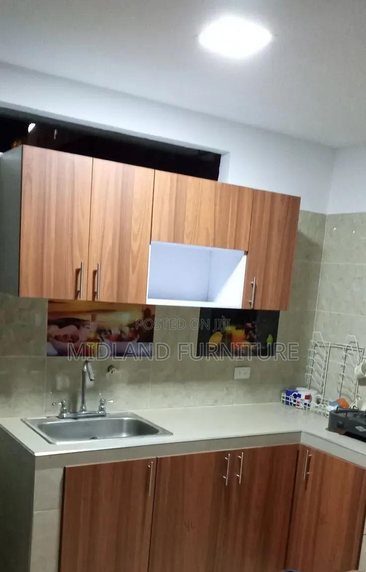 Kitchen Cupboard / Kitchen Cabinet Fitting
