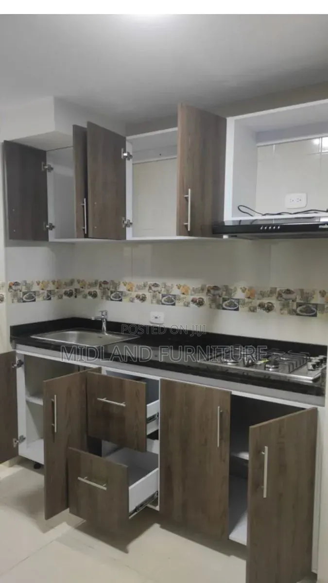 Kitchen Cupboard / Kitchen Cabinet Fitting