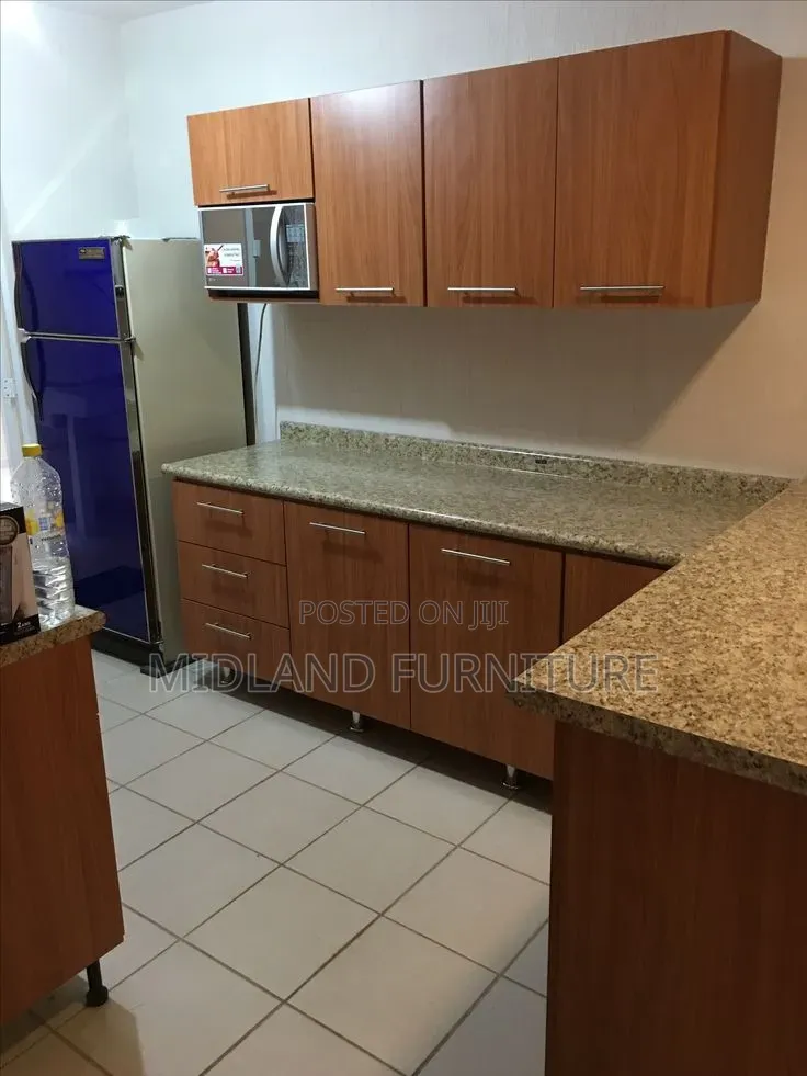 Kitchen Cupboard / Kitchen Cabinet Fitting