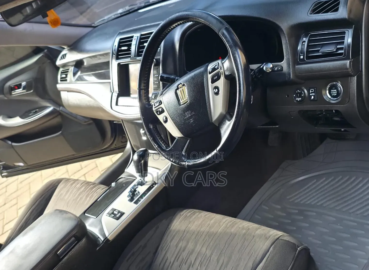 Toyota Crown 2010 Black