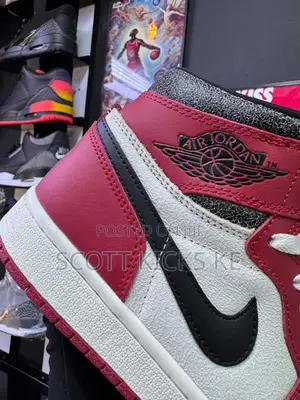 Nike Air Jordan 1 Retro High "Chicago Lost and Found