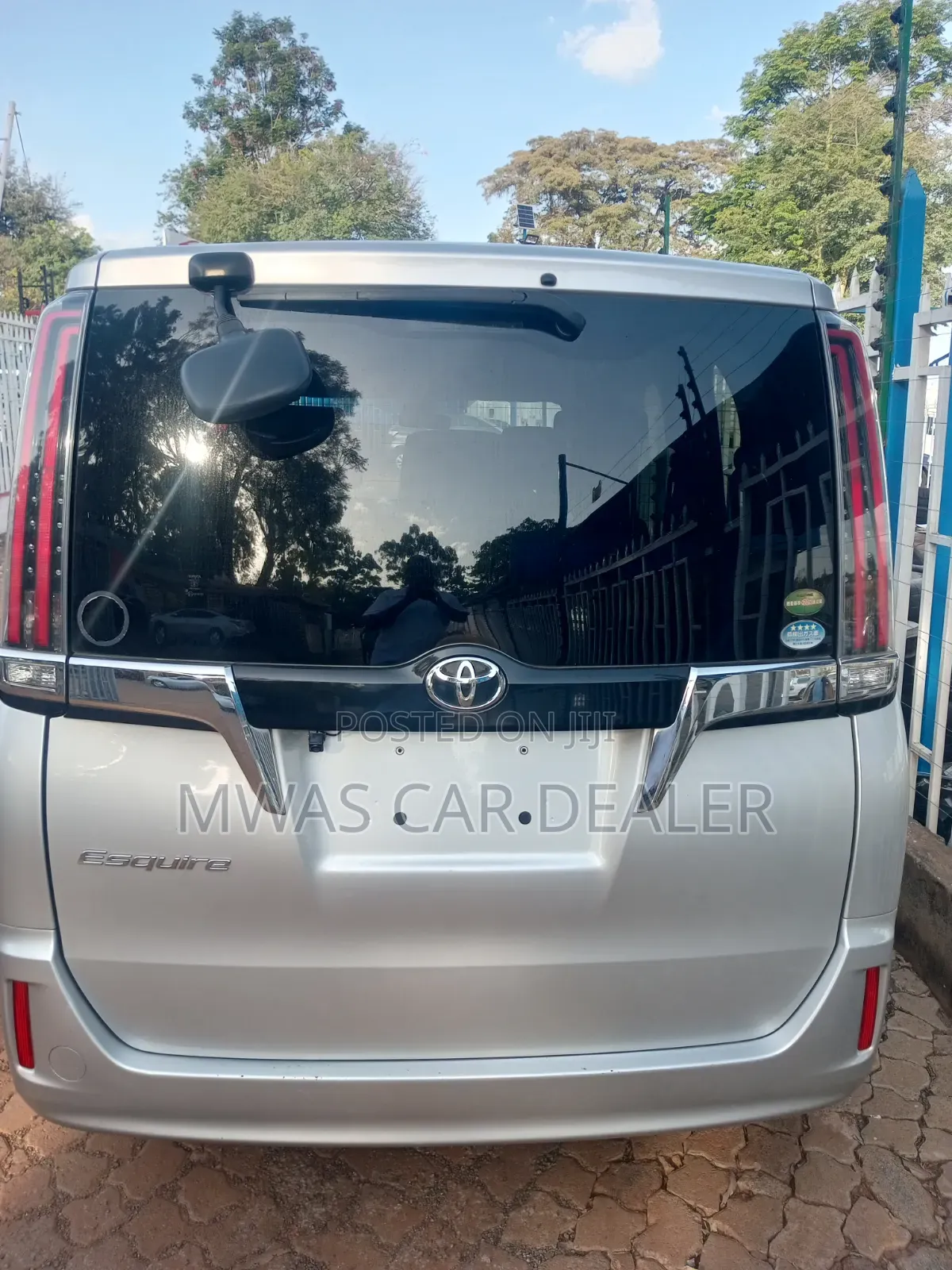 Toyota Esquire 2018 Silver