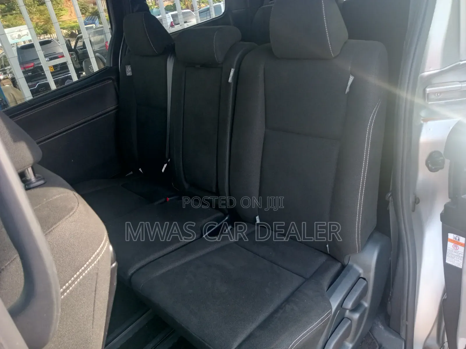 Toyota Esquire 2018 Silver