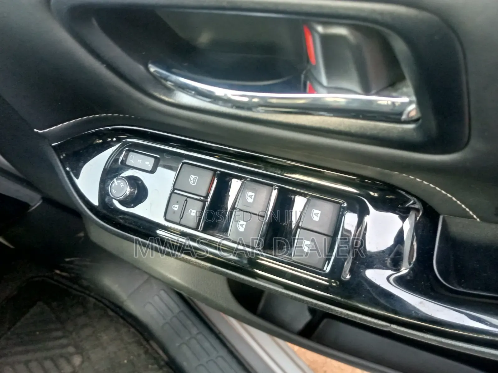 Toyota Esquire 2018 Silver
