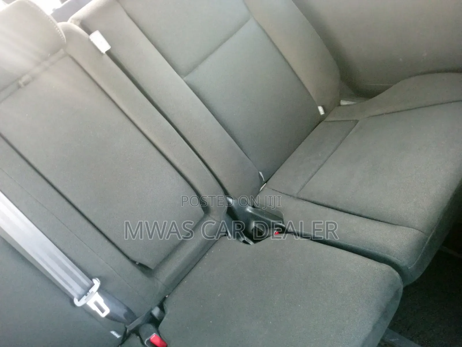 Toyota Esquire 2018 Silver