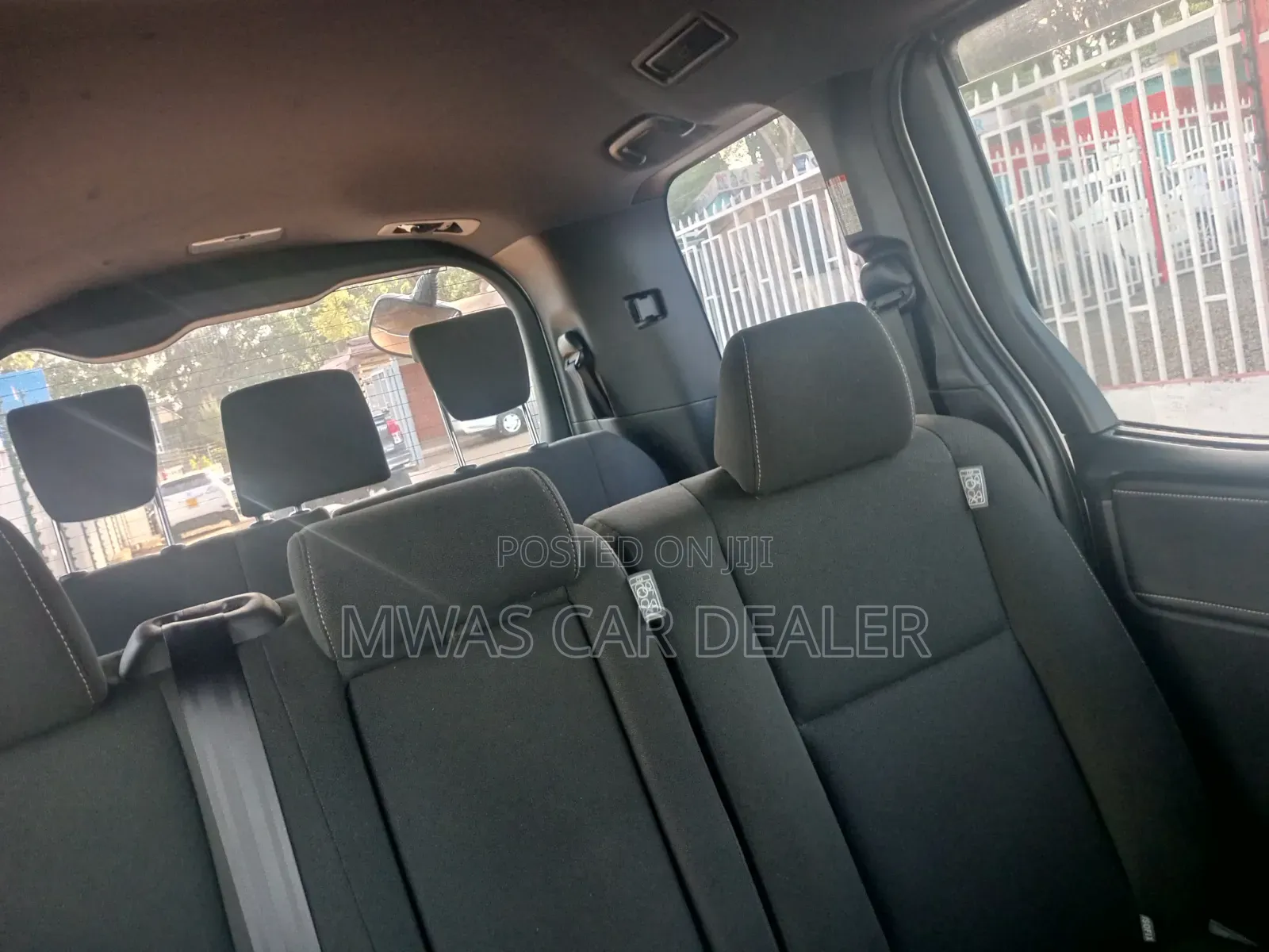 Toyota Esquire 2018 Silver