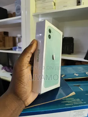 New Apple iPhone 11 128 GB Green
