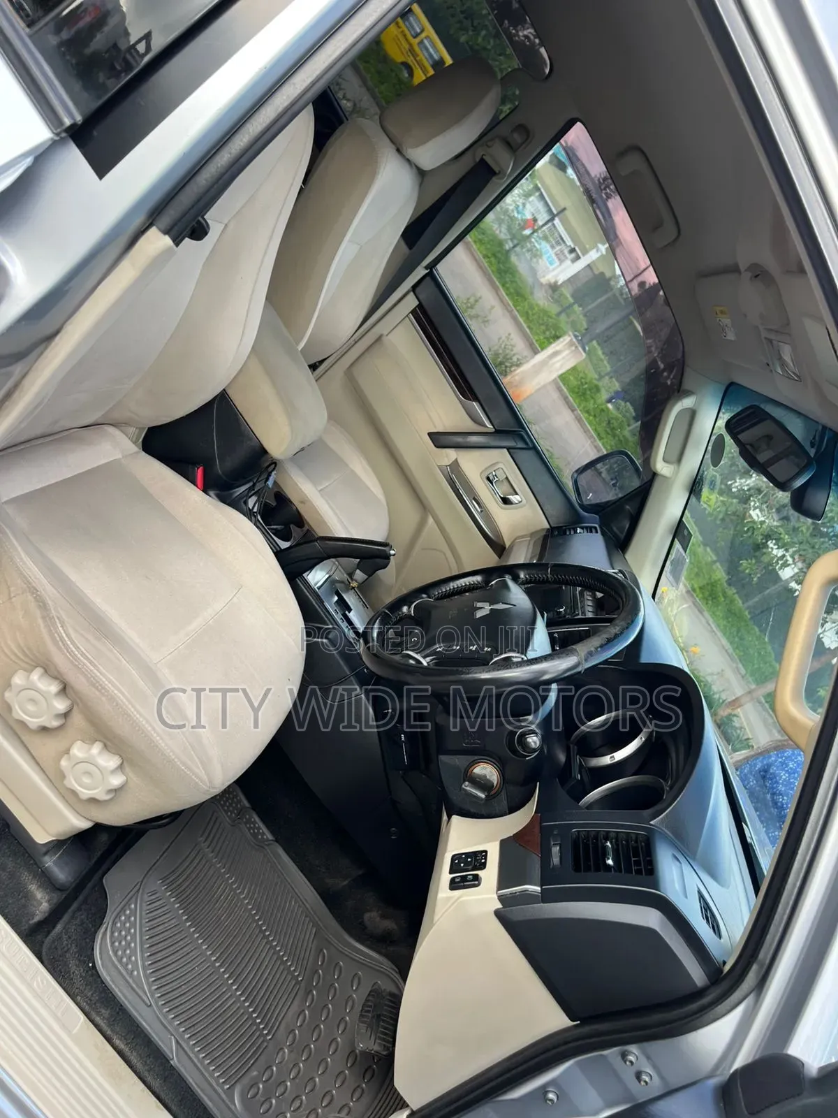 Mitsubishi Pajero V80 3.2 DI-D 2015 Silver