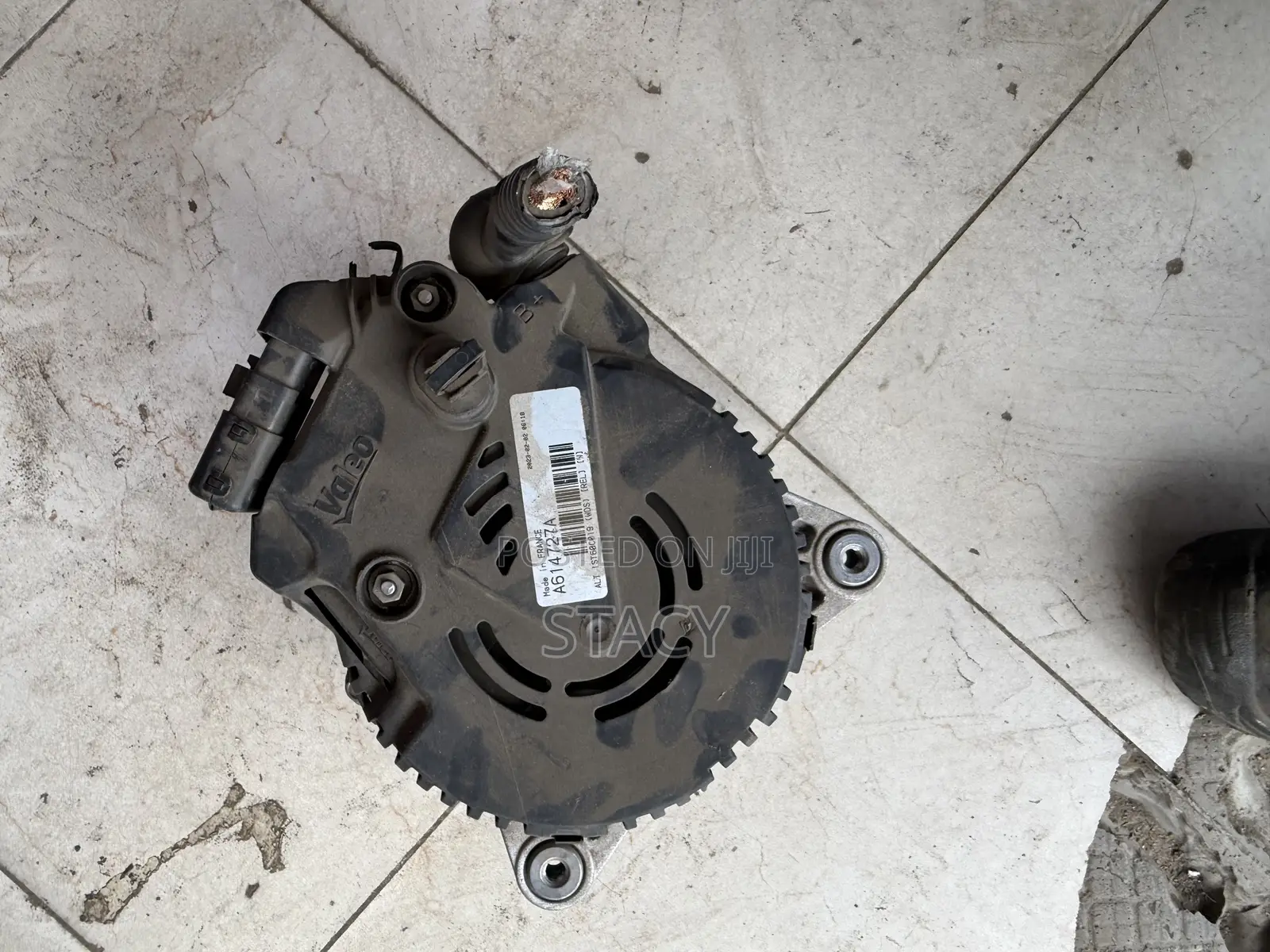 Alternator Nissian Serena