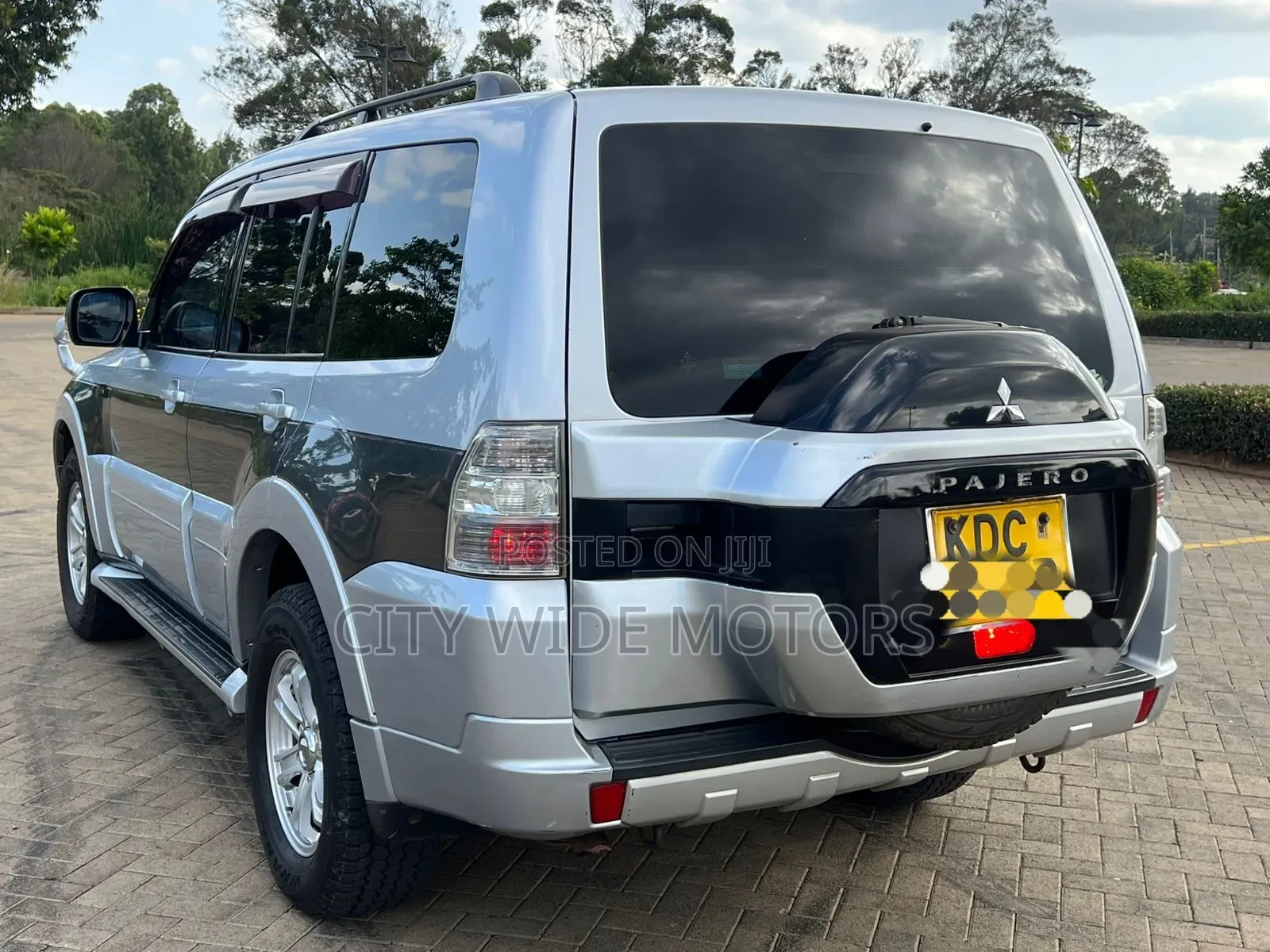 Mitsubishi Pajero V80 3.2 DI-D 2015 Silver