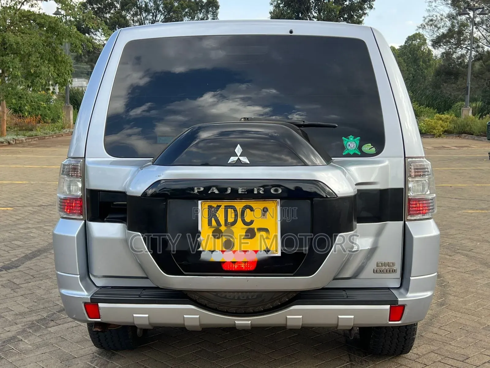 Mitsubishi Pajero V80 3.2 DI-D 2015 Silver