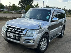 Mitsubishi Pajero V80 3.2 DI-D 2015 Silver