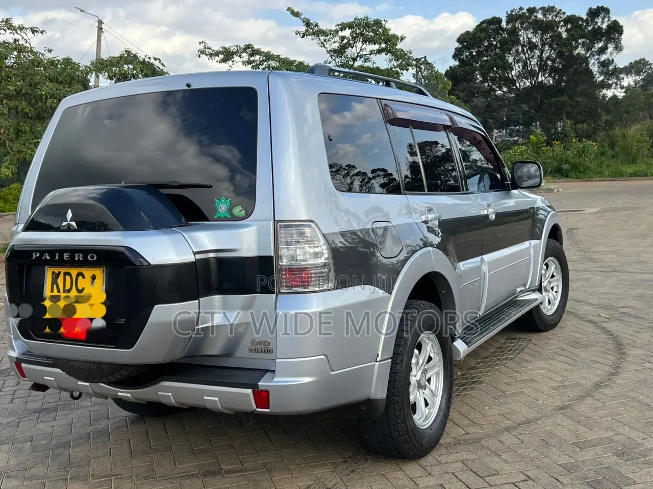Mitsubishi Pajero V80 3.2 DI-D 2015 Silver