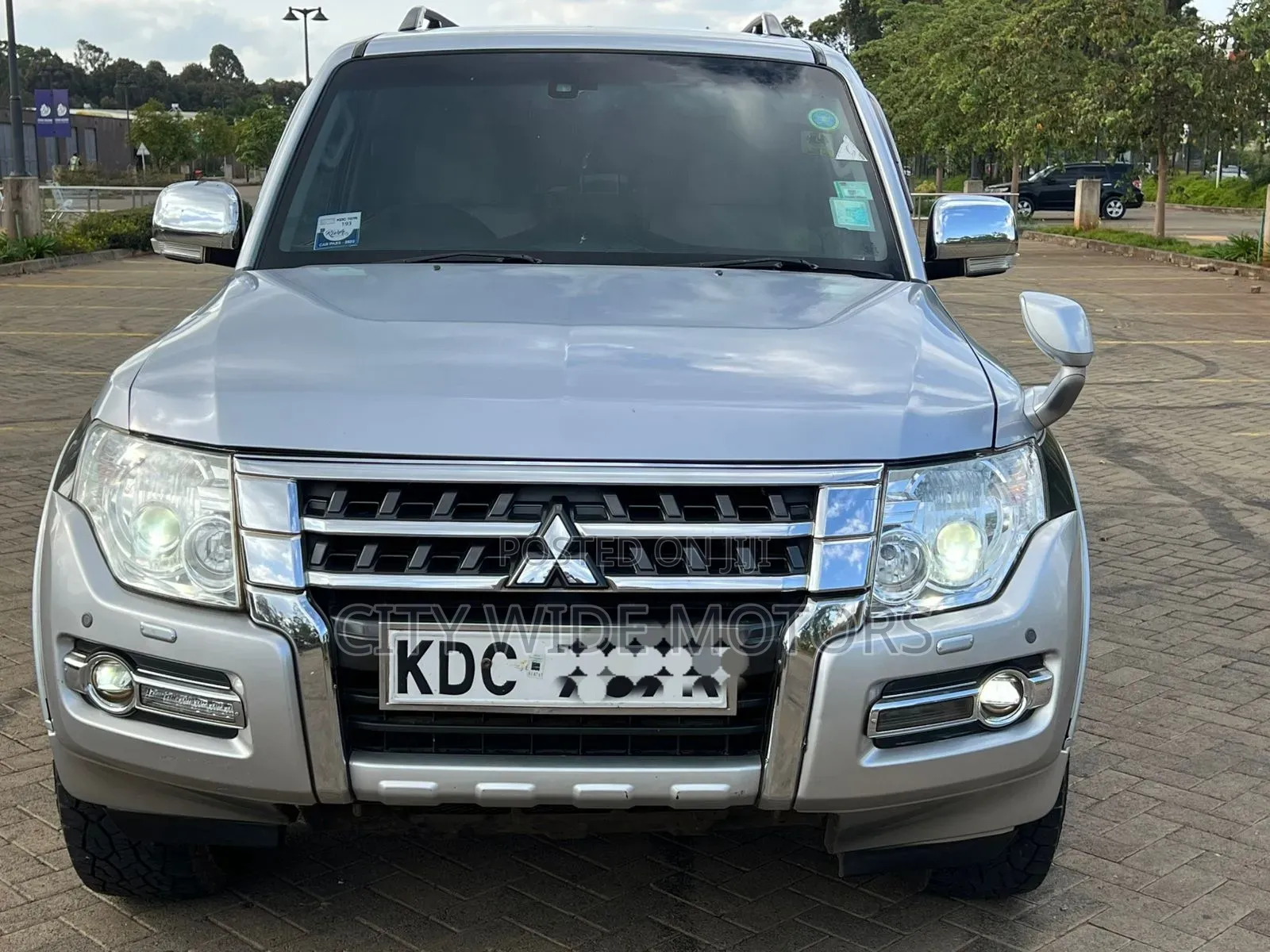 Mitsubishi Pajero V80 3.2 DI-D 2015 Silver