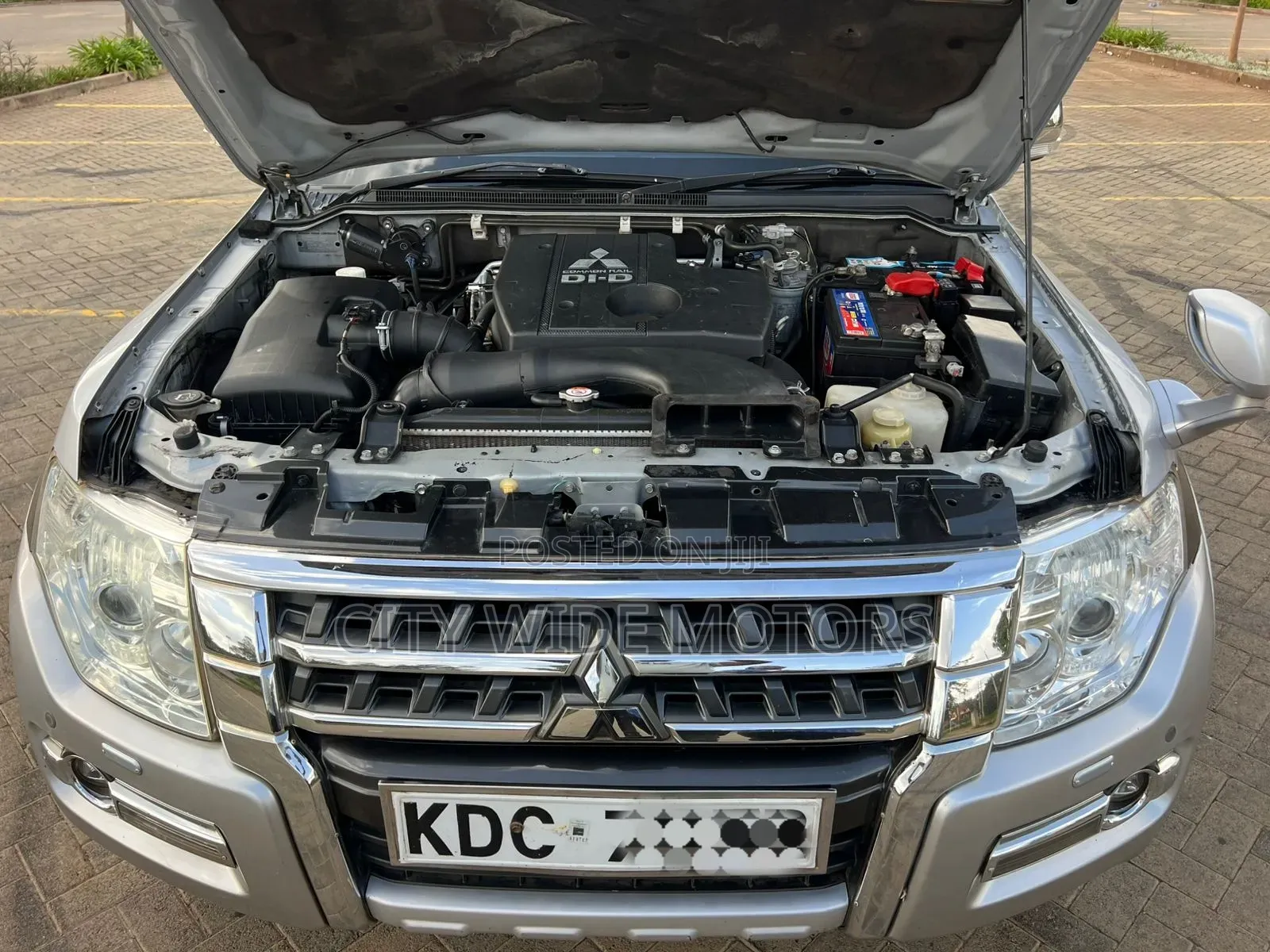 Mitsubishi Pajero V80 3.2 DI-D 2015 Silver