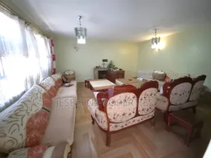 5bdrm Maisonette in South B for rent