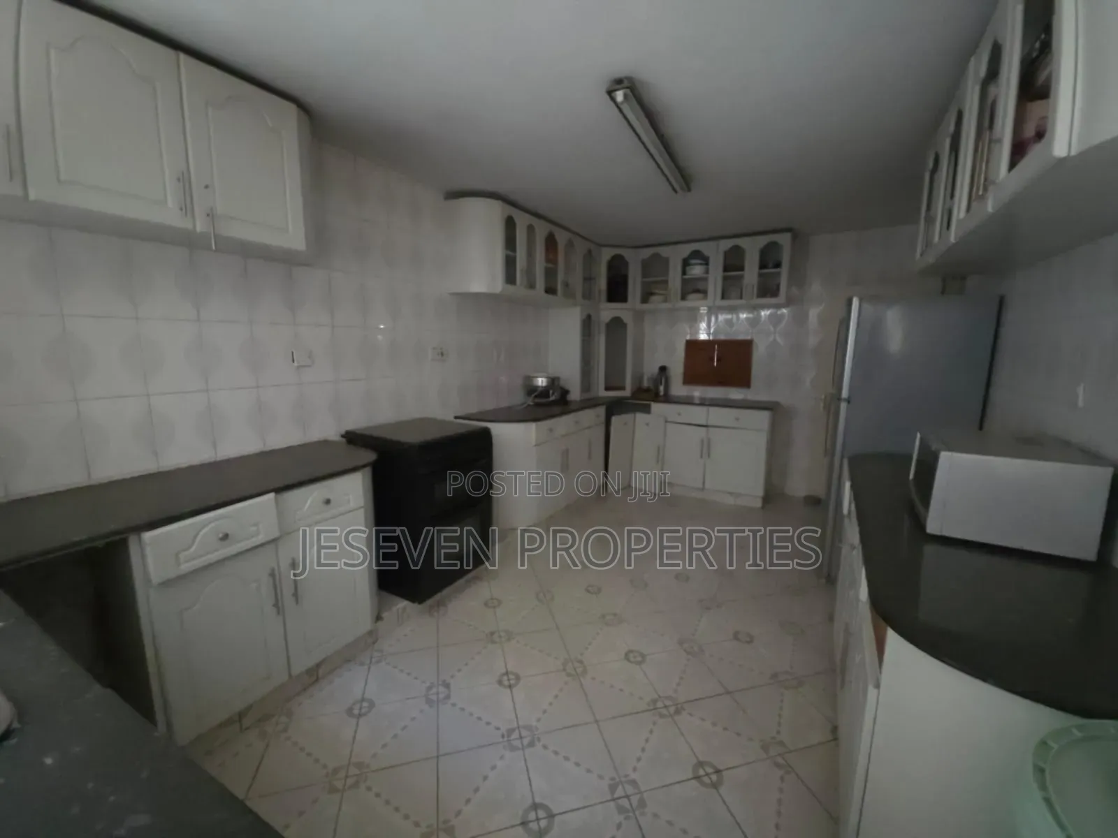 5bdrm Maisonette in South B for rent