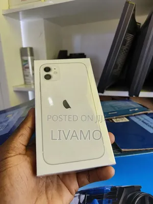 New Apple iPhone 11 128 GB White
