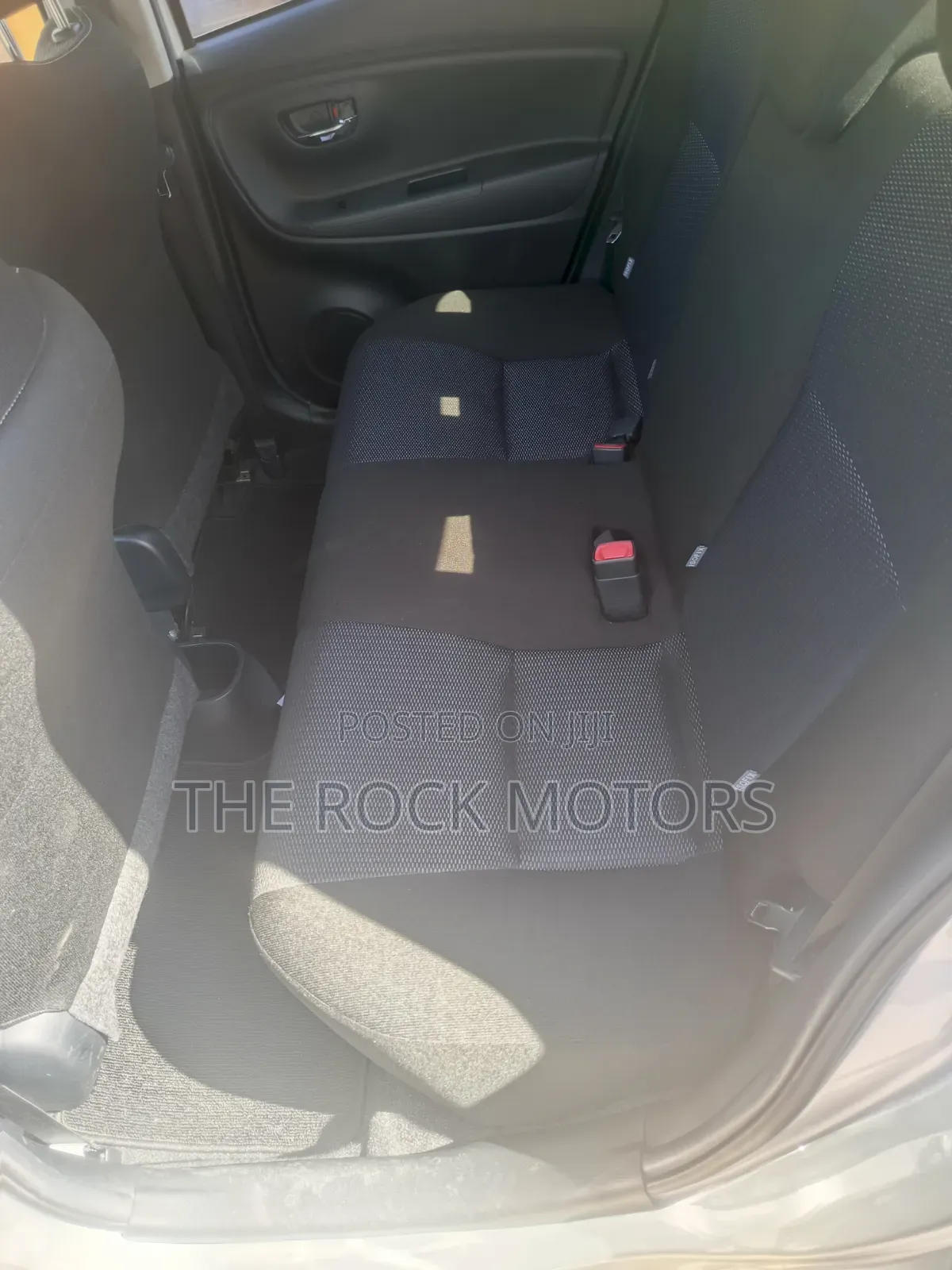 Toyota Vitz 2019 Silver