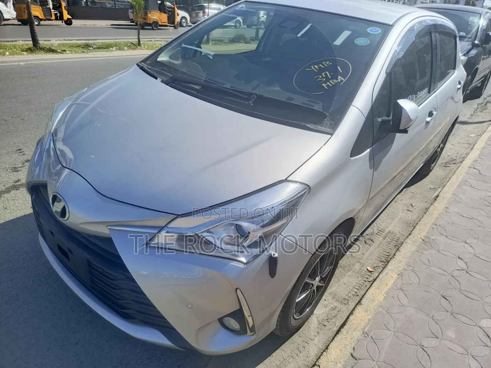 Toyota Vitz 2019 Silver