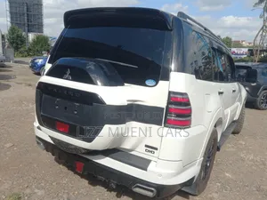 Mitsubishi Pajero 2019 White