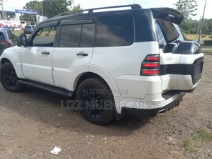 Mitsubishi Pajero 2019 White