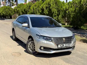 Toyota Premio 2016 Silver