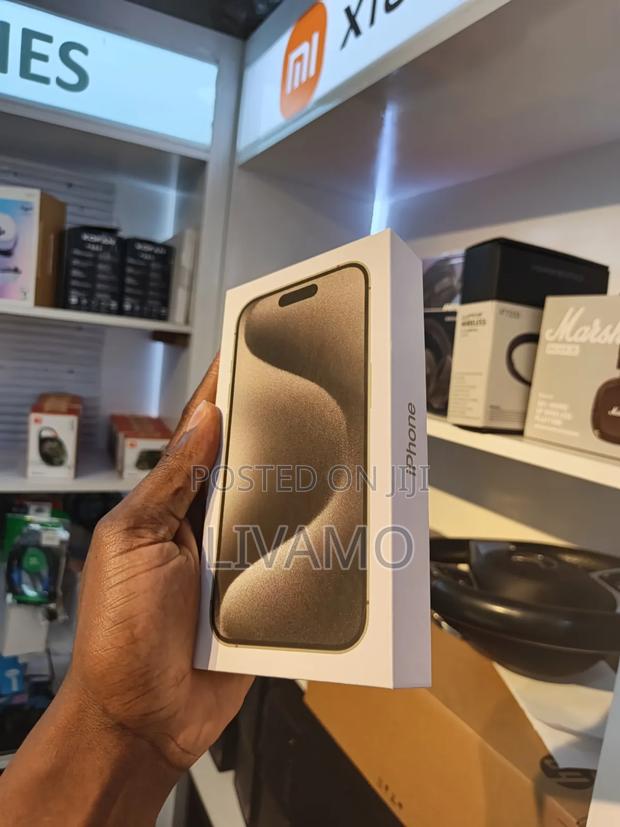 New Apple iPhone 15 Pro Max 256 GB Silver