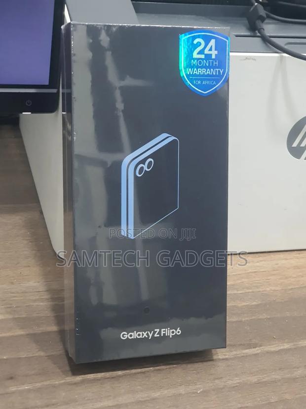 New Samsung Galaxy Z Flip6 256 GB Blue - thumbnail 2