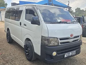 Toyota HiAce 2013 White
