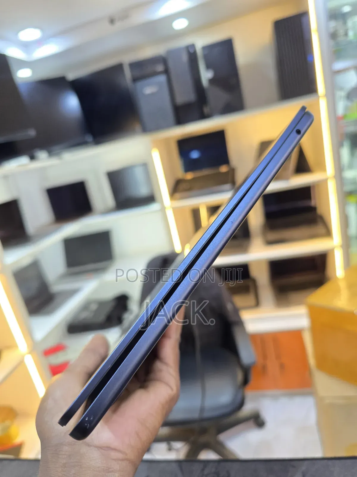 Laptop Apple MacBook Air 2022 M2 8GB Apple M2 SSD 256GB